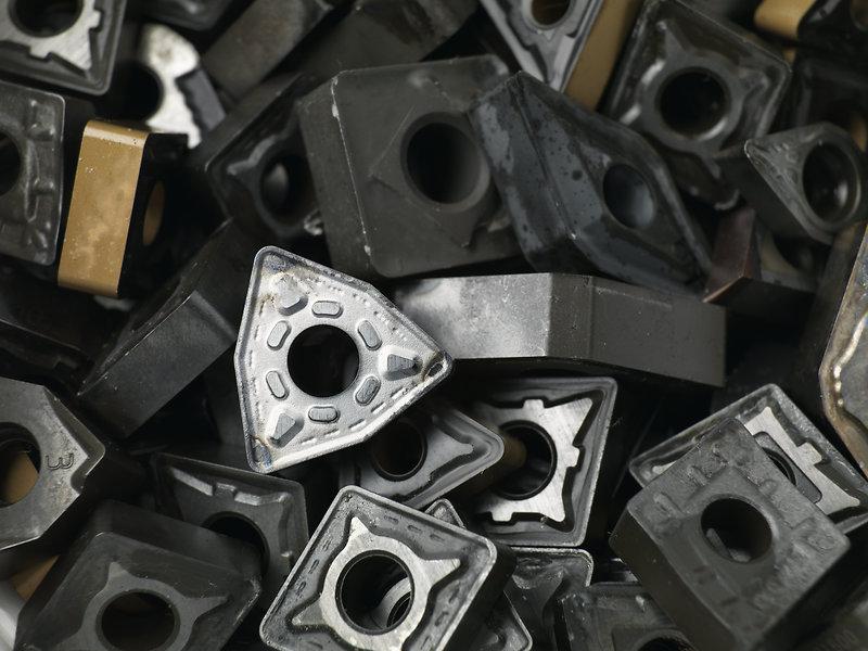 Проведение тестовых испытаний металлообрабатывающего инструмента Проведение тестовых испытаний металлообрабатывающего инструмента